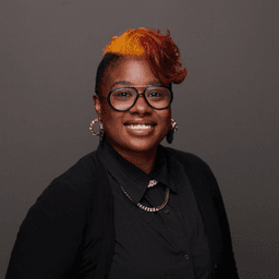 Ashley Jones headshot